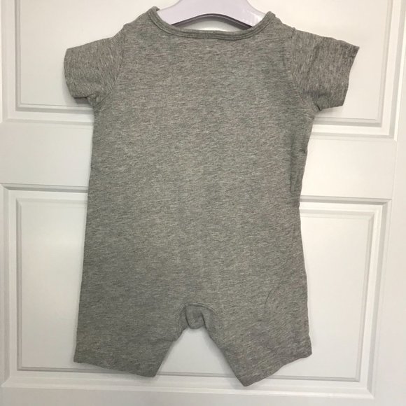 Baby Boden Dump Truck Romper Gray, 100% Coton Unisex Baby Size‎ 6-12 Months - Picture 3 of 10